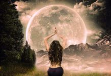The Powerful Moonlight Can Help You Manifest What You've Always Dreamed Of