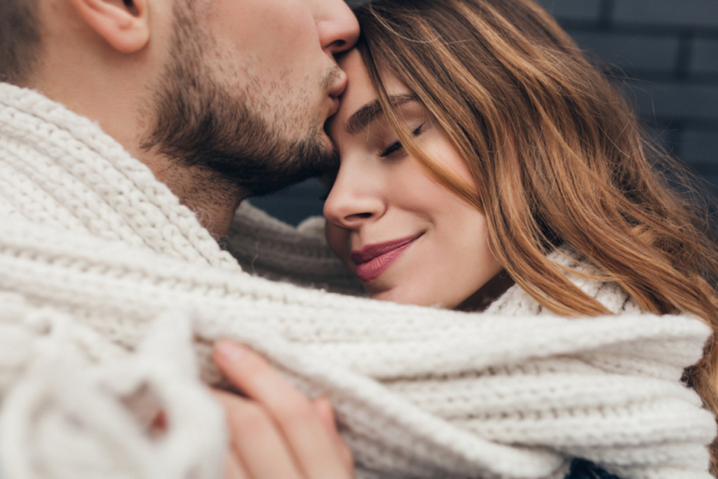 5 Reasons Why Your Partner Gives You Kisses On The Forehead