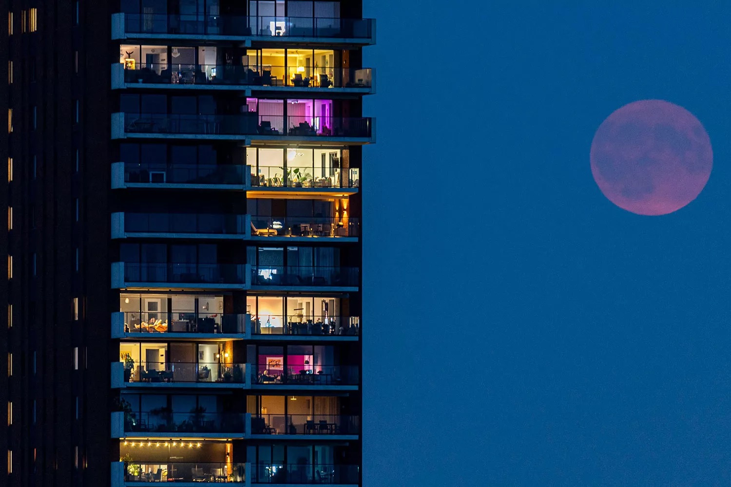 Rare super blue moon in the Netherlands