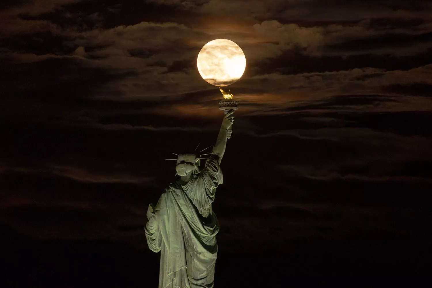 Rare super blue moon in New Jersey