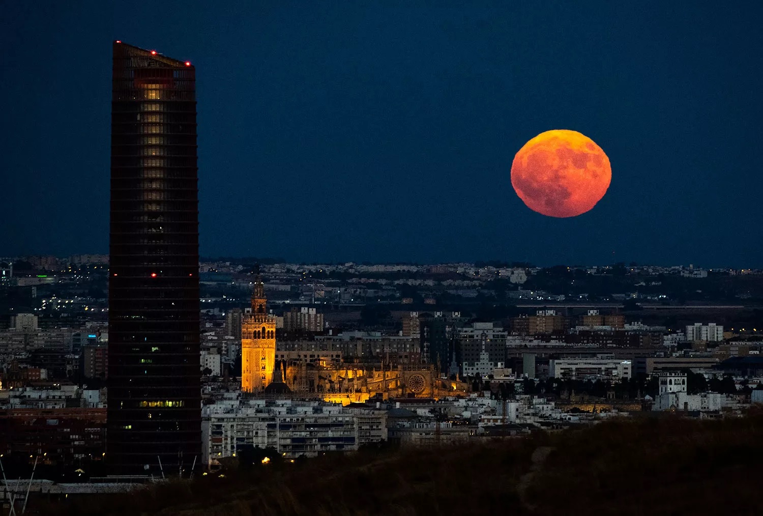 Rare super blue moon in Seville